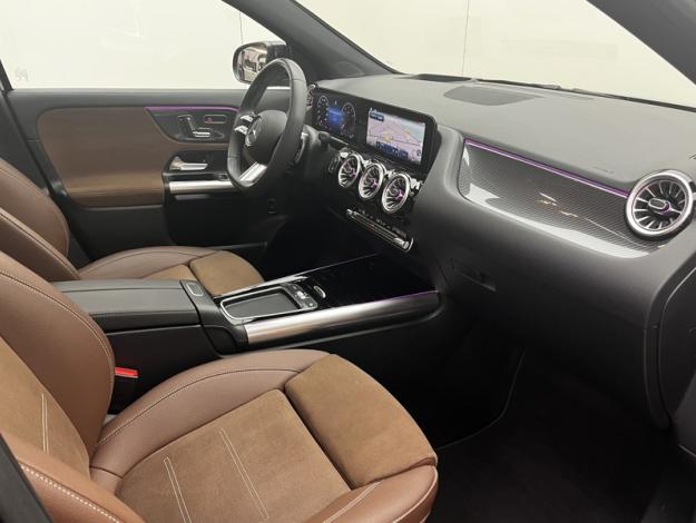 MERCEDES-BENZ GLA 200 AMG Line  