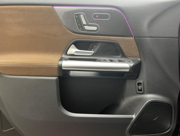 MERCEDES-BENZ GLA 200 AMG Line  