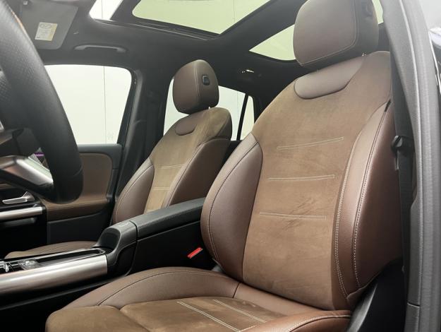 MERCEDES-BENZ GLA 200 AMG Line  
