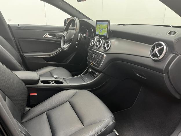 MERCEDES-BENZ CLA Shooting Brake CLA 220 CDI Fascination  
