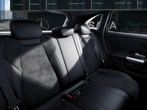MERCEDES-BENZ GLA 200 d AMG Line  GLA 200 d AMG Line