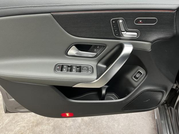 MERCEDES-BENZ CLA Coupé CLA 200 Coupé AMG Line  