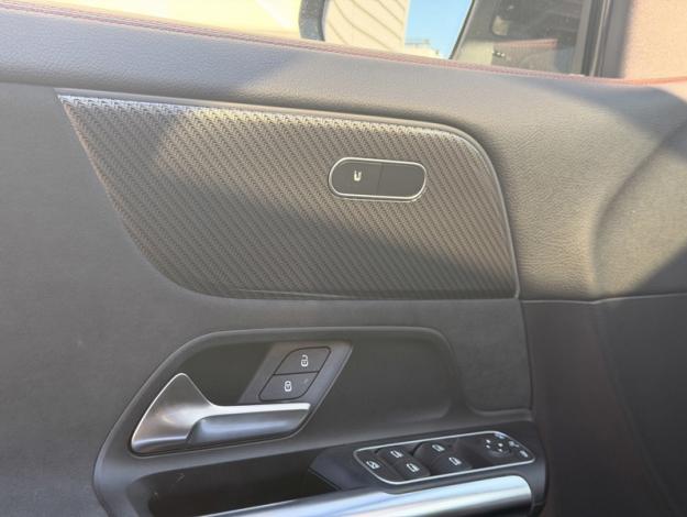 MERCEDES-BENZ GLA 200 d AMG Line  GLA 200 d AMG Line