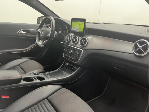MERCEDES-BENZ GLA 200 d Fascination  