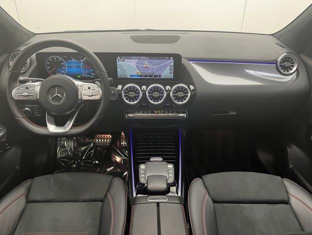 MERCEDES-BENZ GLA 250 e AMG Line  