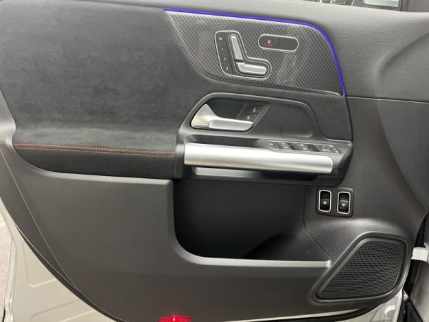 MERCEDES-BENZ GLA 250 e AMG Line  