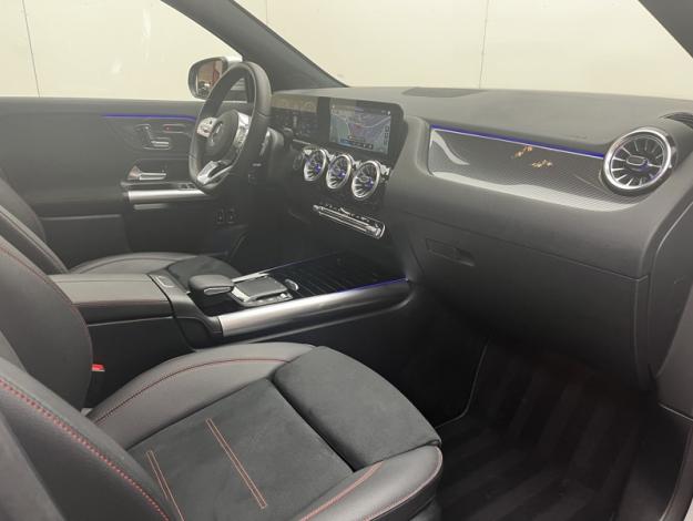 MERCEDES-BENZ GLA 250 e AMG Line  