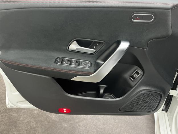 MERCEDES-BENZ CLA Coupé CLA 200 Coupé AMG Line  