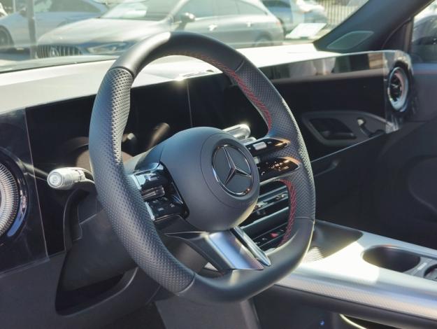 MERCEDES-BENZ GLB 250 + AMG Line  