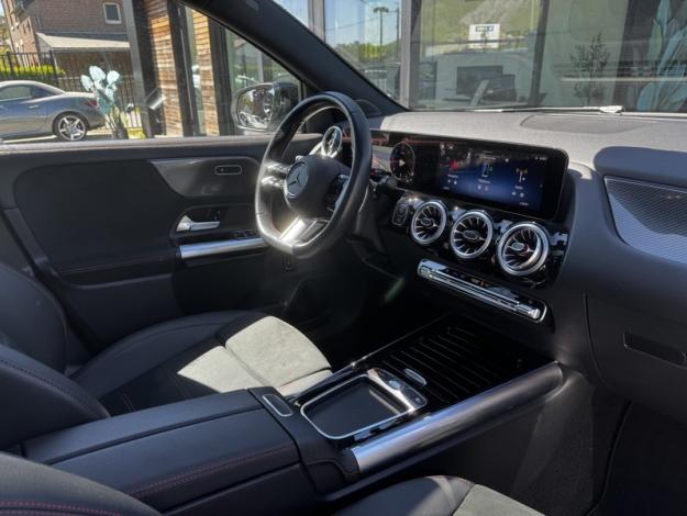 MERCEDES-BENZ GLA 180 d AMG Pack Night Toit Pano  
