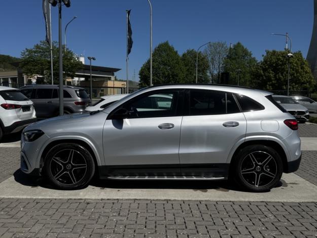 MERCEDES-BENZ GLA 180 d AMG Pack Night Toit Pano  