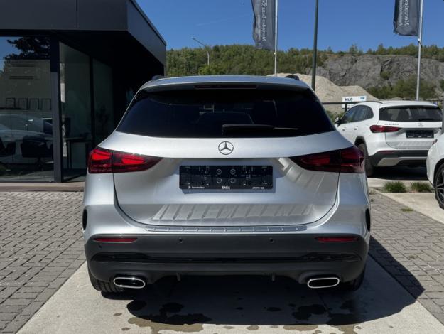 MERCEDES-BENZ GLA 180 d AMG Pack Night Toit Pano  