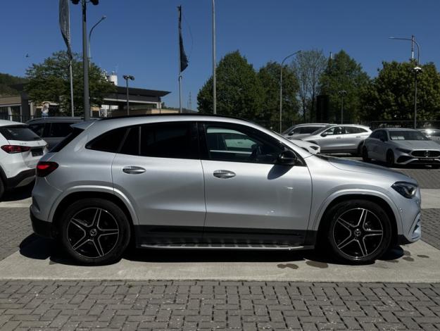 MERCEDES-BENZ GLA 180 d AMG Pack Night Toit Pano  