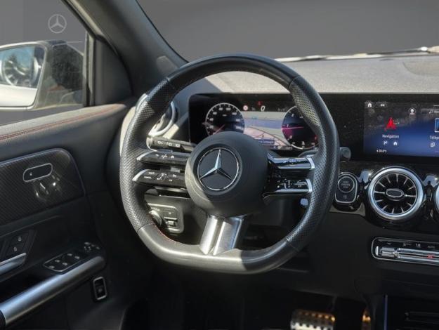 MERCEDES-BENZ GLA 180 d AMG Pack Night Toit Pano  