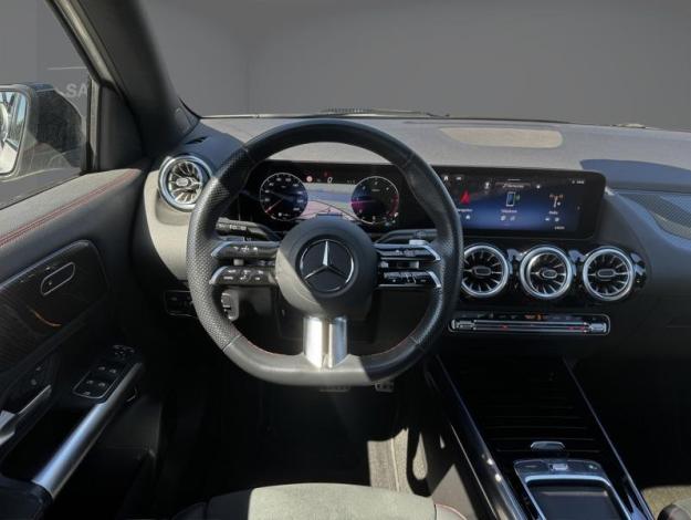 MERCEDES-BENZ GLA 180 d AMG Pack Night Toit Pano  