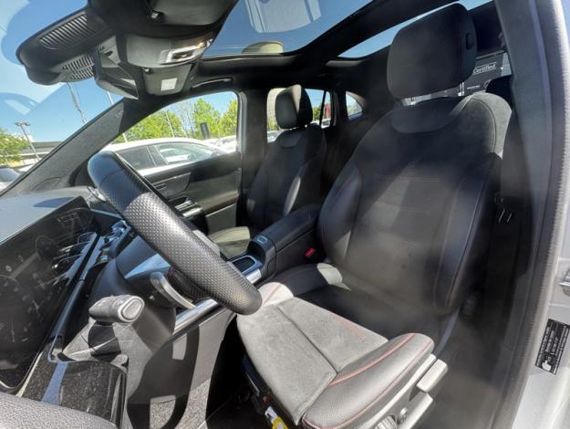 MERCEDES-BENZ GLA 180 d AMG Pack Night Toit Pano  