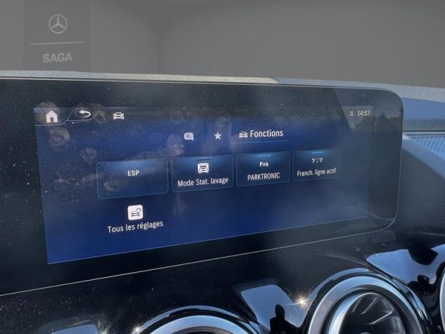 MERCEDES-BENZ GLA 180 d AMG Pack Night Toit Pano  