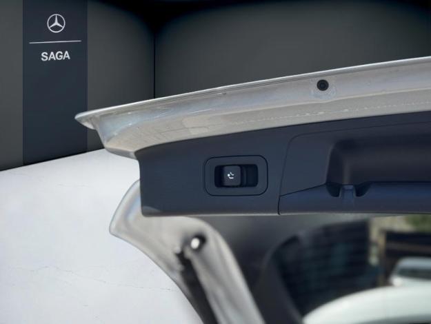 MERCEDES-BENZ GLA 180 d AMG Pack Night Toit Pano  