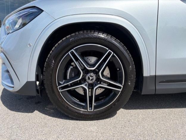 MERCEDES-BENZ GLA-Klasse GLA 180 Off-Roader