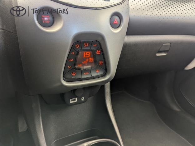 TOYOTA Aygo x-play  1.0 72 ch BVA5