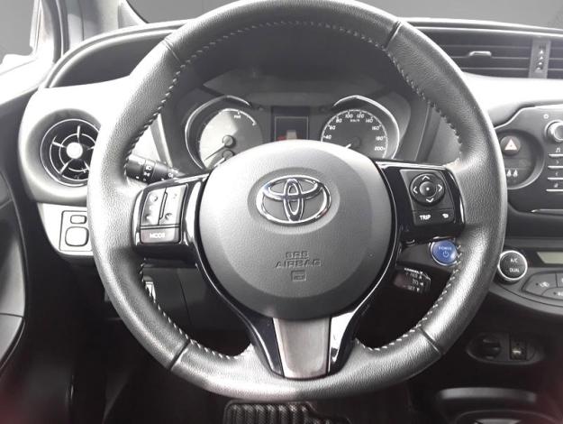 TOYOTA Yaris 1.5 VVT-I HYBRID Collection Nav Pano MY18  