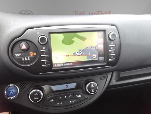 TOYOTA Yaris 1.5 VVT-I HYBRID Collection Nav Pano MY18  