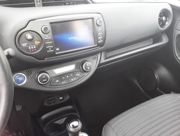 TOYOTA Yaris 1.5 VVT-I HYBRID Collection Nav Pano MY18  