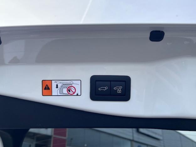 TOYOTA C-HR 2.0 PHEV 225 Graphic  C HR PHEV 225 GRAPHIC MY26