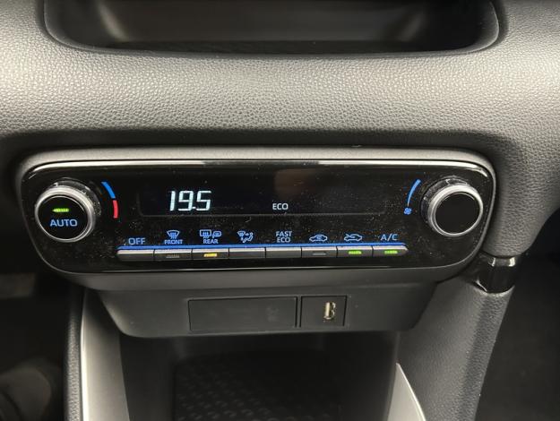 TOYOTA Yaris  116h Design  PACK CONFORT