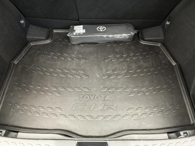 TOYOTA C-HR 1.8 Hybride 122 Dynamic   