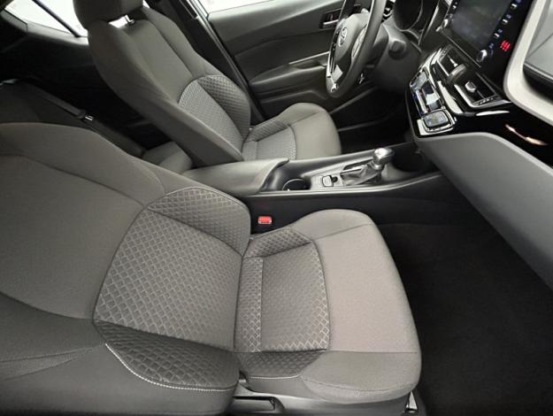 TOYOTA C-HR 1.8 Hybride 122 Dynamic   