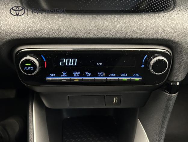 TOYOTA Yaris 116h Dynamic  