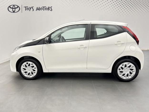 TOYOTA Aygo 1.0 VVT-i x-play  