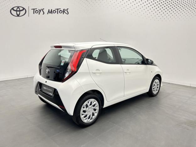 TOYOTA Aygo 1.0 VVT-i x-play  