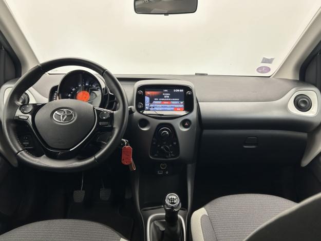 TOYOTA Aygo 1.0 VVT-i x-play  