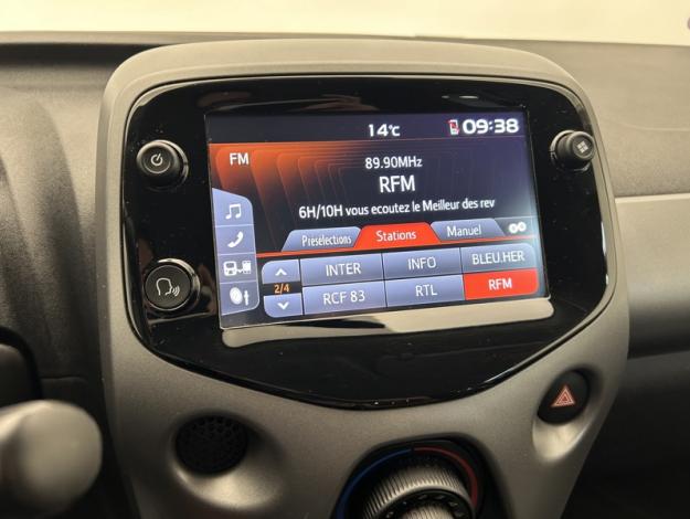 TOYOTA Aygo 1.0 VVT-i x-play  