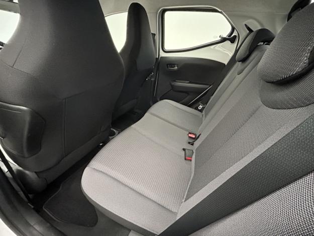 TOYOTA Aygo 1.0 VVT-i x-play  