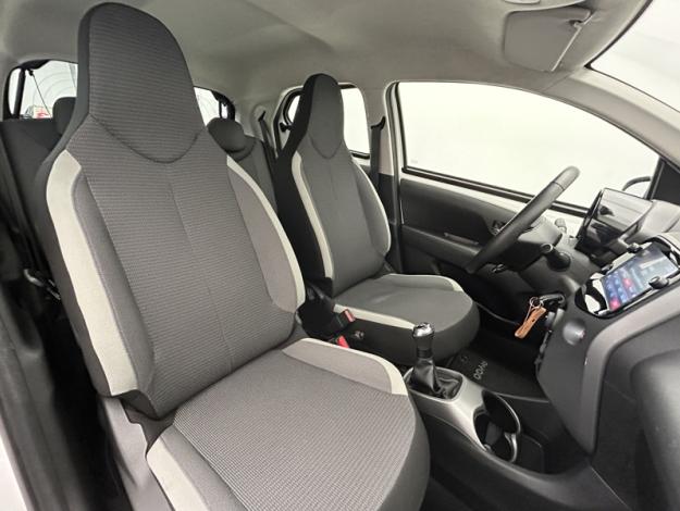 TOYOTA Aygo 1.0 VVT-i x-play  