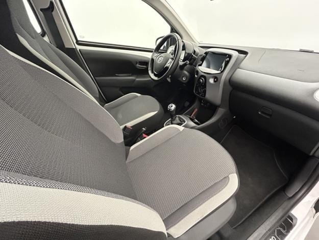 TOYOTA Aygo 1.0 VVT-i x-play  
