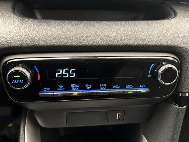 TOYOTA Yaris 116h Design  PACK CONFORT