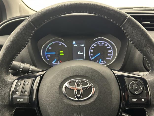 TOYOTA Yaris 1.5 VVT-I Dynamic  100H