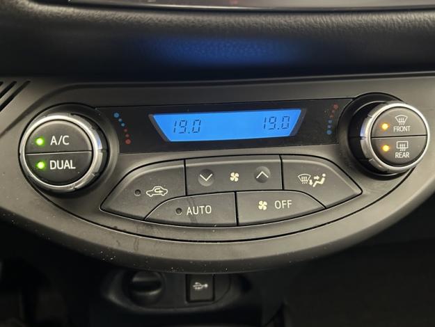 TOYOTA Yaris 1.5 VVT-I Dynamic  100H