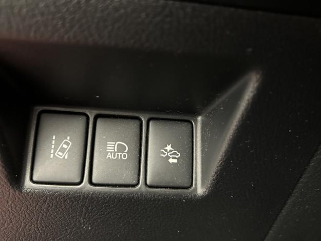 TOYOTA Yaris 1.5 VVT-I Dynamic  100H