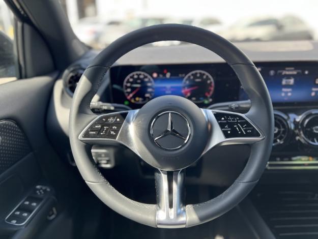 MERCEDES-BENZ GLA 180 Style Edition   