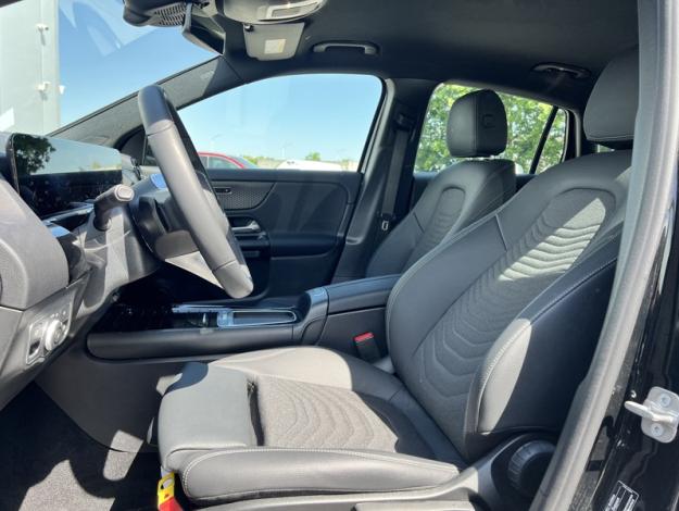 MERCEDES-BENZ GLA 180 Style Edition   