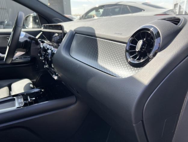 MERCEDES-BENZ GLA 180 Style Edition   