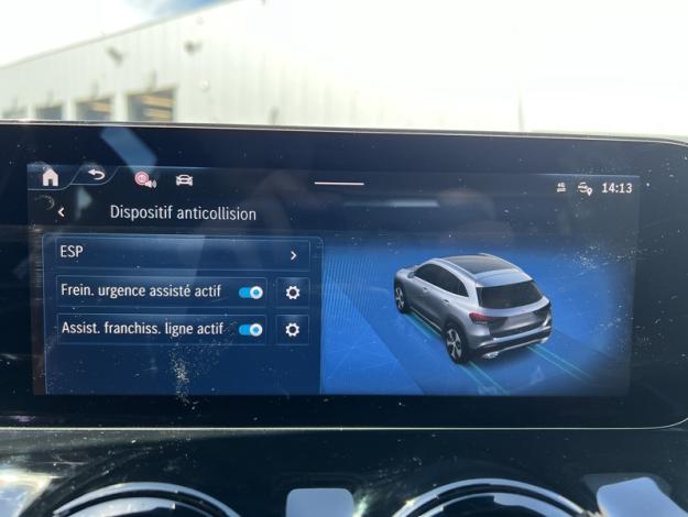 MERCEDES-BENZ GLA 180 Style Edition   