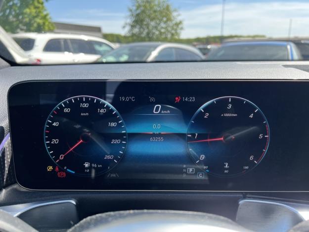 MERCEDES-BENZ GLB 180 d Luxury Attelage  