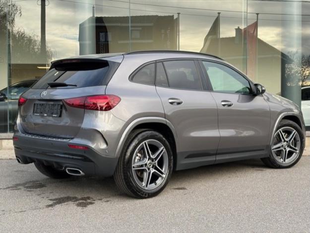 MERCEDES-BENZ GLA 180 AMG Pack Night Facelift  GLA 180 AMG Line