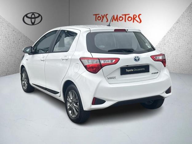 TOYOTA Yaris 100h Dynamic   